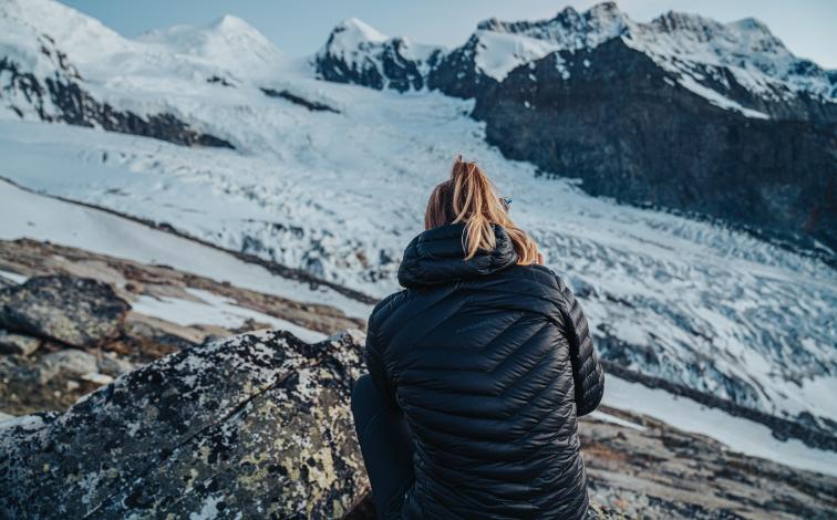 몬테 로사 빙하: 겨울의 빙하와 주변 산의 장관을 감상하세요.