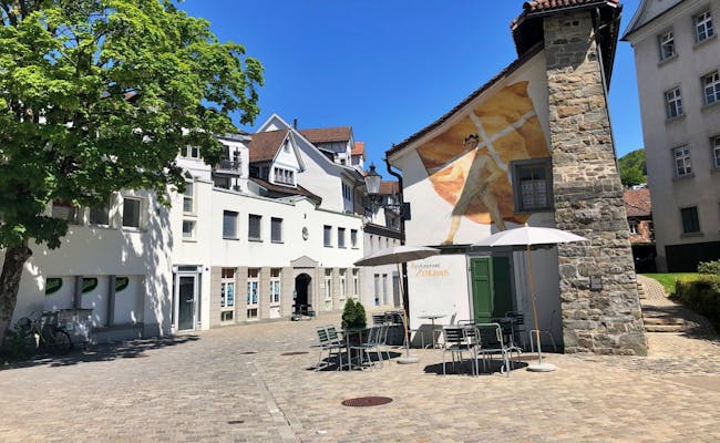 Le restaurant Zeughaus est adossé à l'ancien mur d'enceinte de la ville de Saint-Gall.