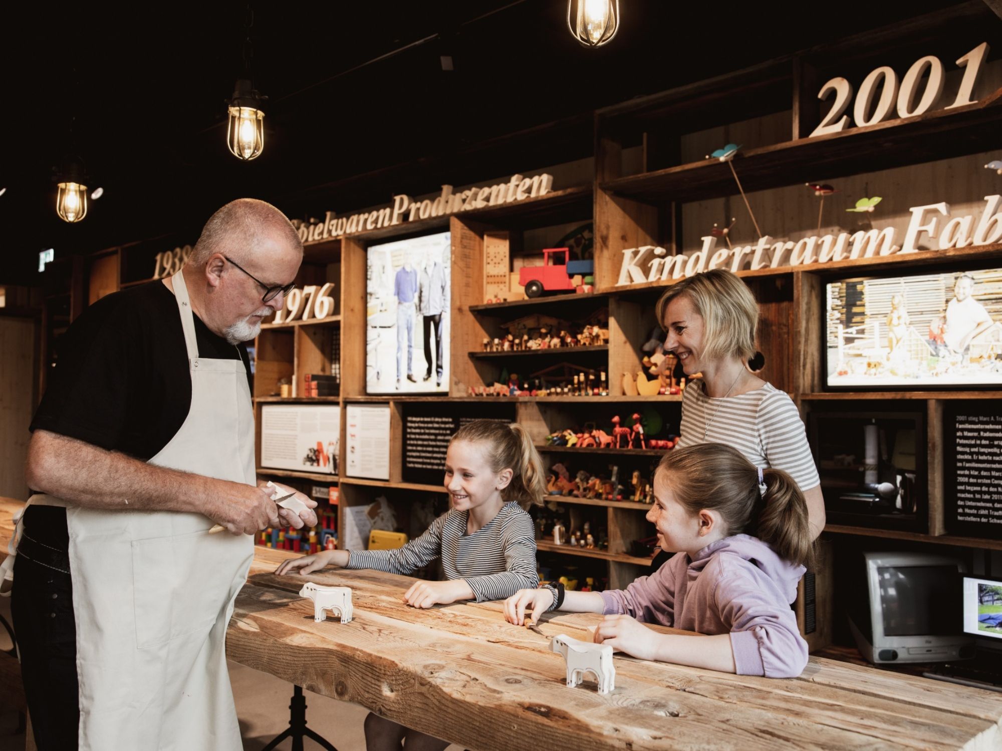 Dunia Pengalaman Trauffer: Anak-anak menikmati keseruan konstruksi kreatif di dunia mainan.
