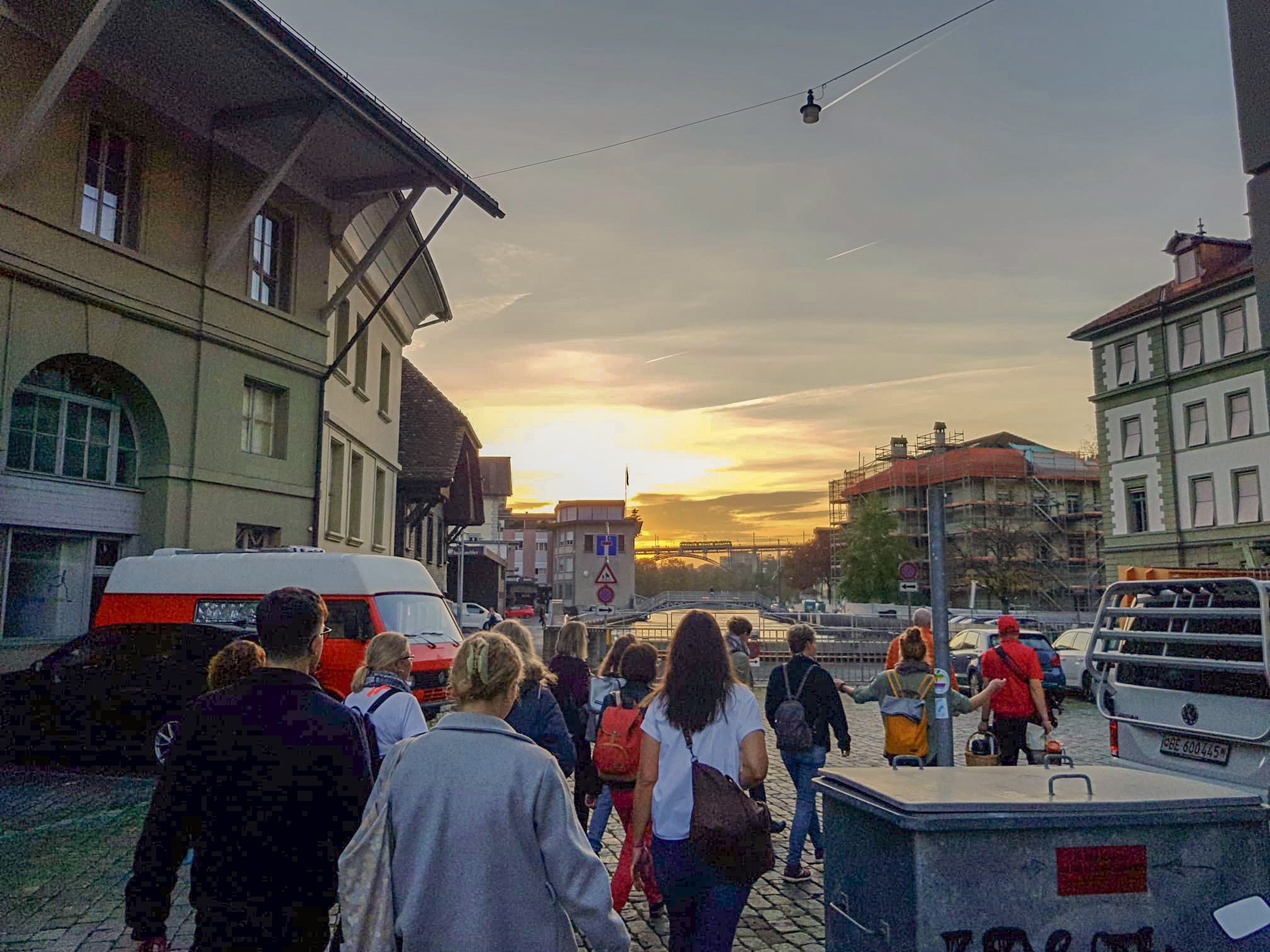 Bern: Terokai lawatan bandar dengan coklat dan arak bersama rakan-rakan di Bern.