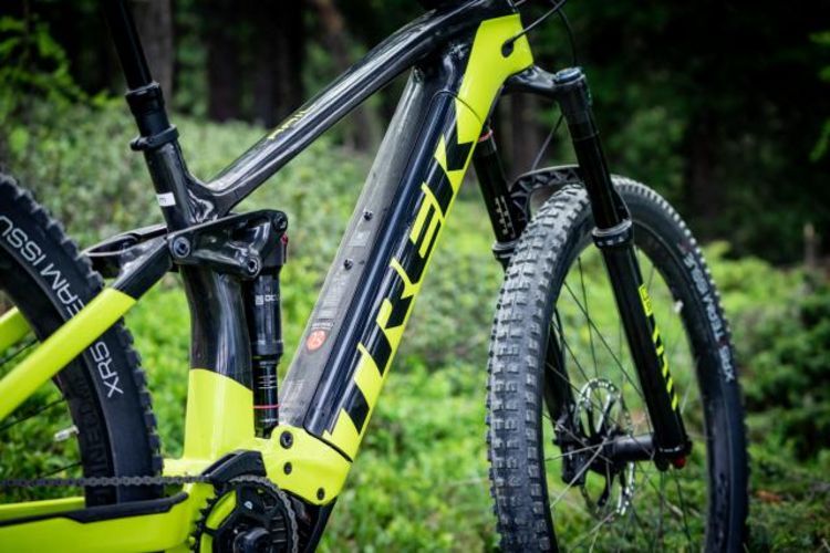 MTB Dasar di Zermatt: sepeda gunung modern untuk petualangan alam.