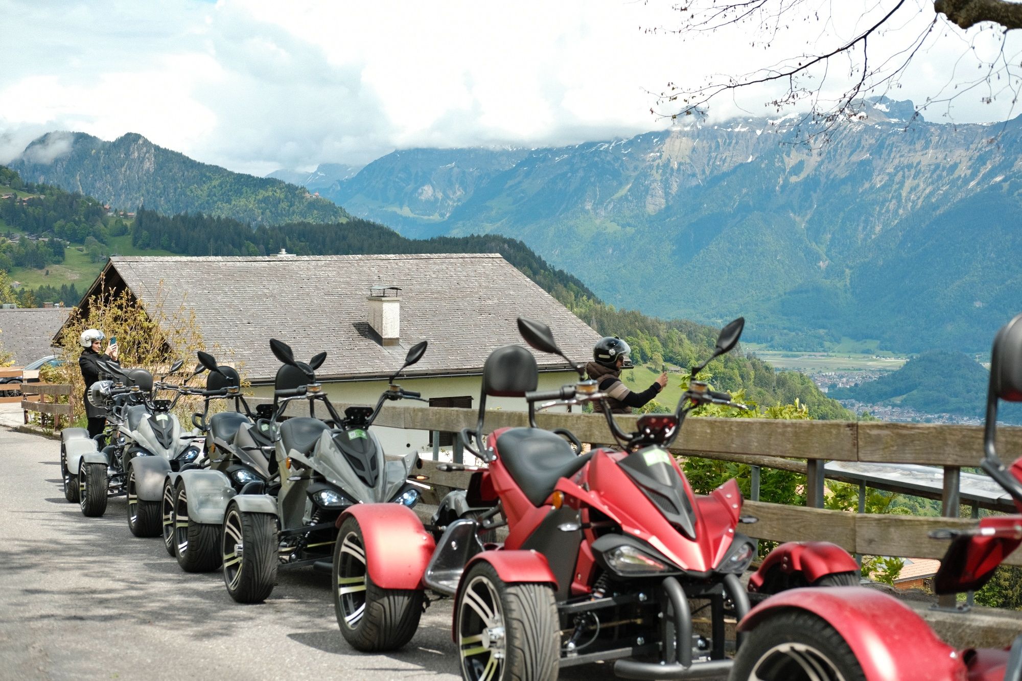 Tour in Quad: Vivi avventure emozionanti a Interlaken con uno sfondo naturale mozzafiato.