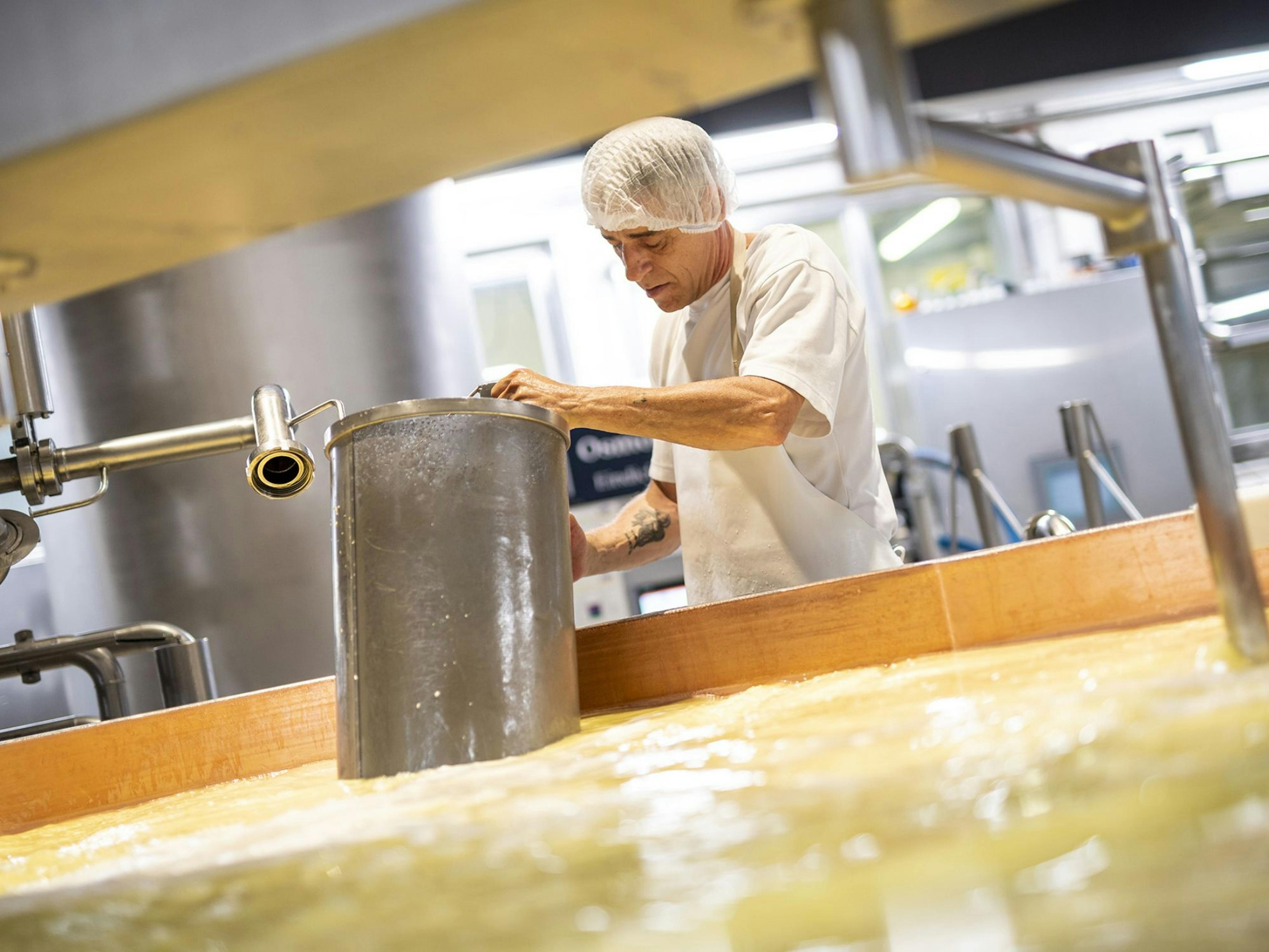 Appenzeller Schaukäserei: Du erlebst die Käseherstellung in authentischer Umgebung.