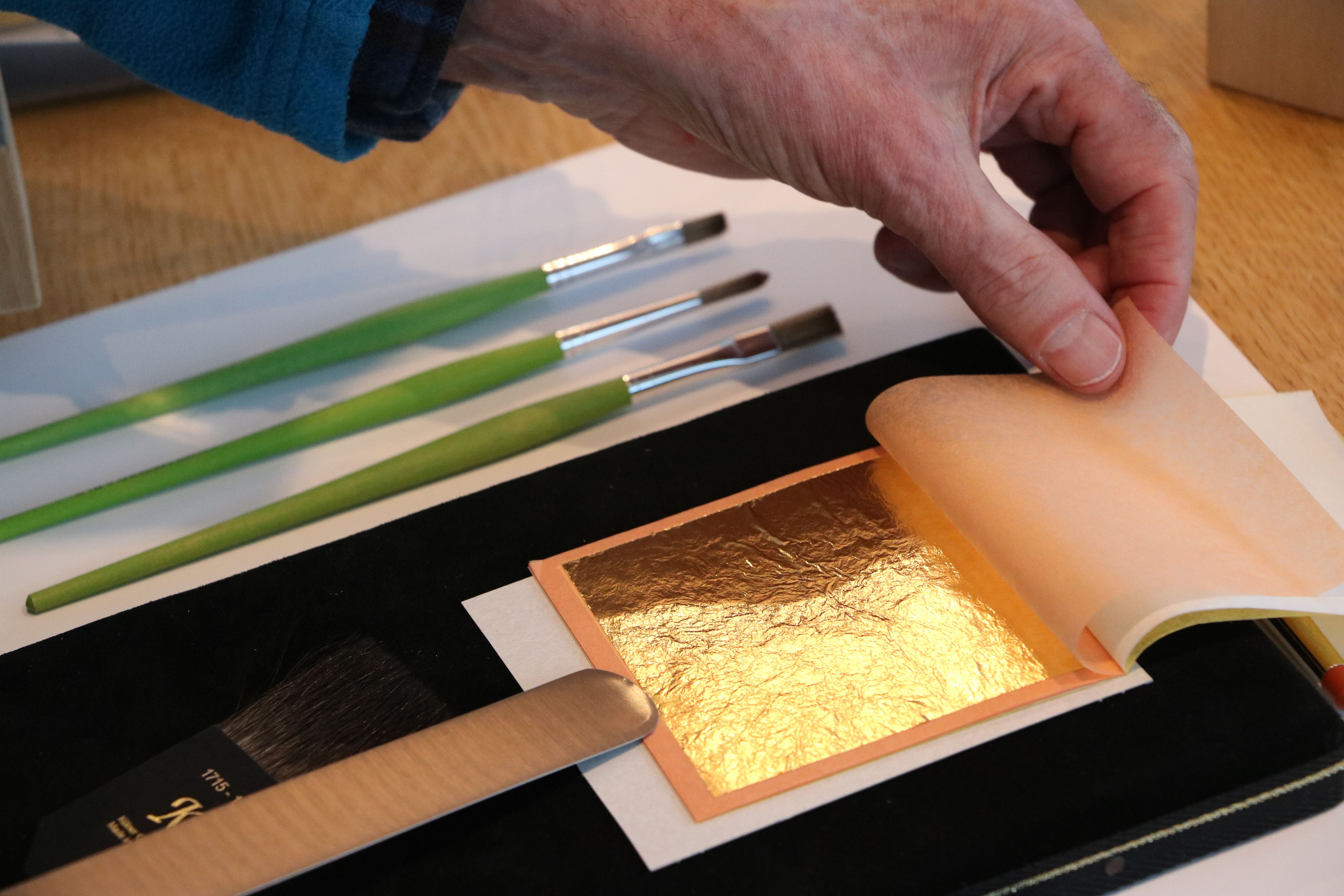 黄金：您在制作葡萄酒之旅装饰时发现了金箔的创意艺术。