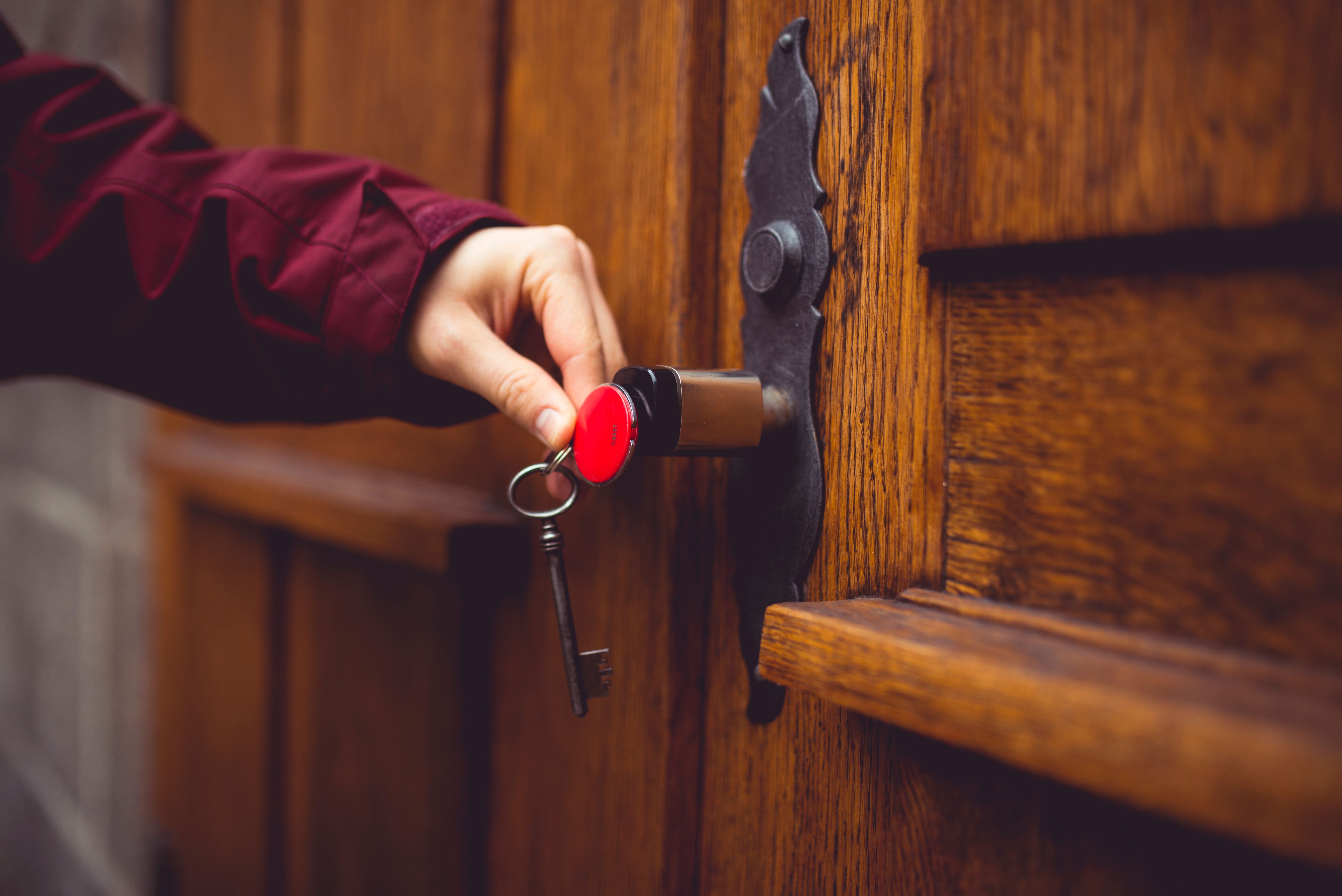 Μυστικό Κυκλώματα Πόρτεντρουί: Το κλειδί τοποθετείται στην πόρτα για μια συναρπαστική περιπέτεια.