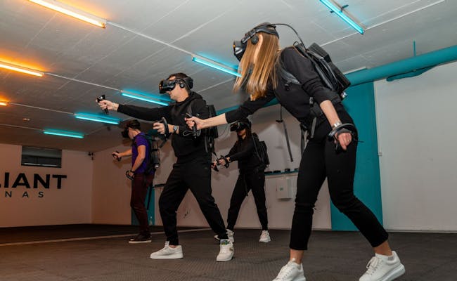 VR-Spiele: Erlebe gemeinsam mit Freunden aufregende Abenteuer in virtuellen Welten.