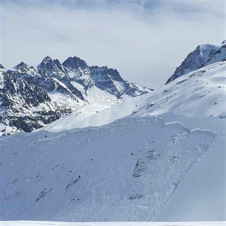 Лавинный курс: безопасность во фрирайде, исследуйте захватывающие вершины в Вале