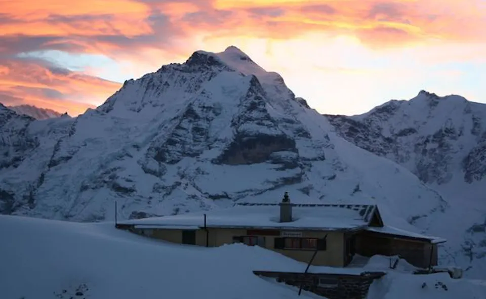 Schilthorn Schilthornhütte im Winter