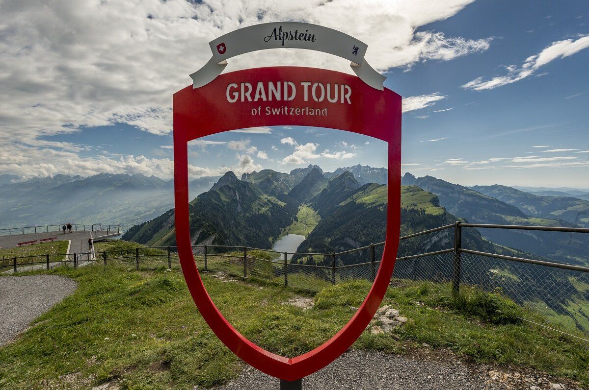Hoher Kasten Grand Tour with a view of Alpstein, mountain landscape, and sky