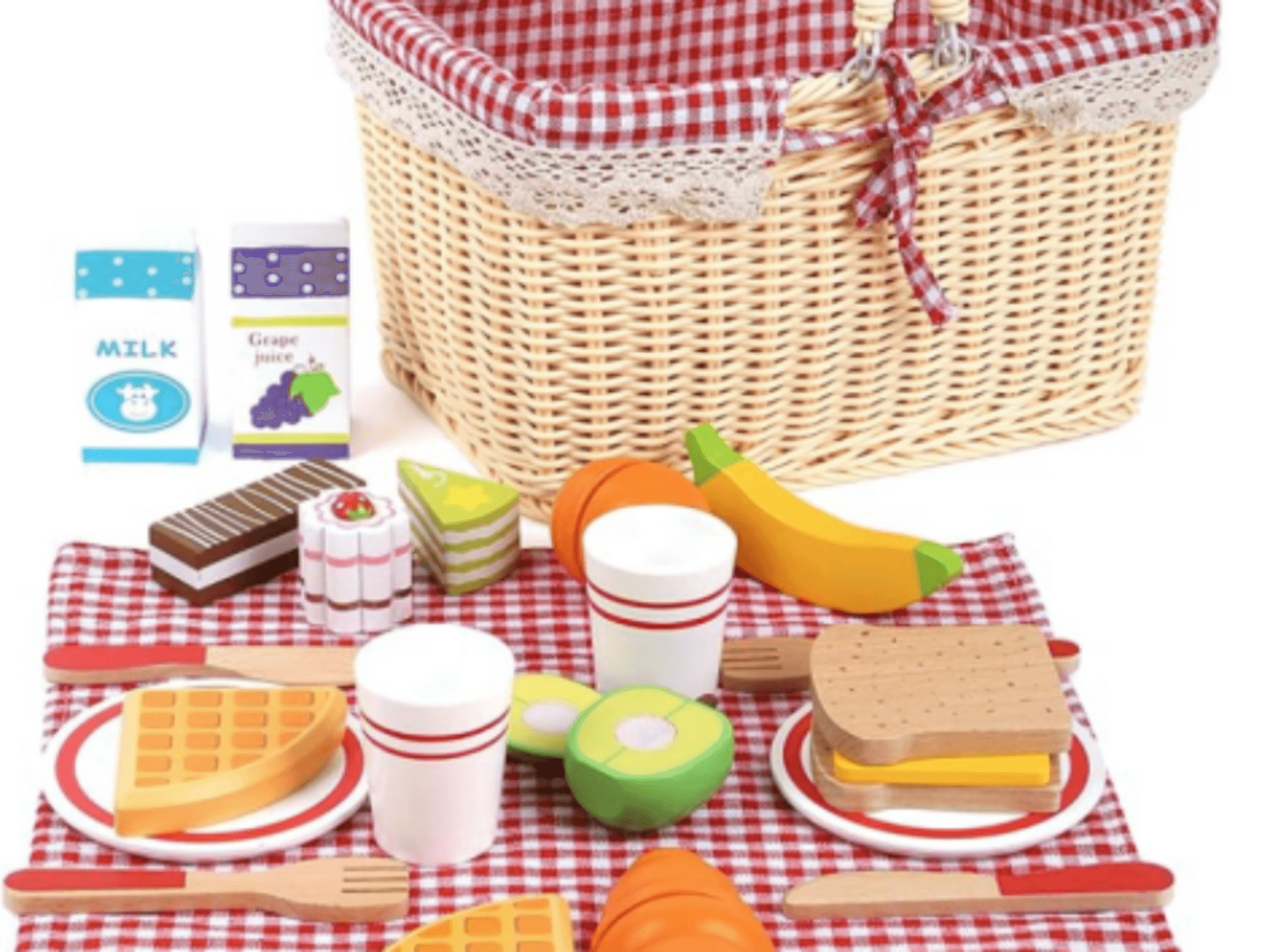 Piquenique: Encontro familiar com muitas iguarias na mesa, ideal para o verão.