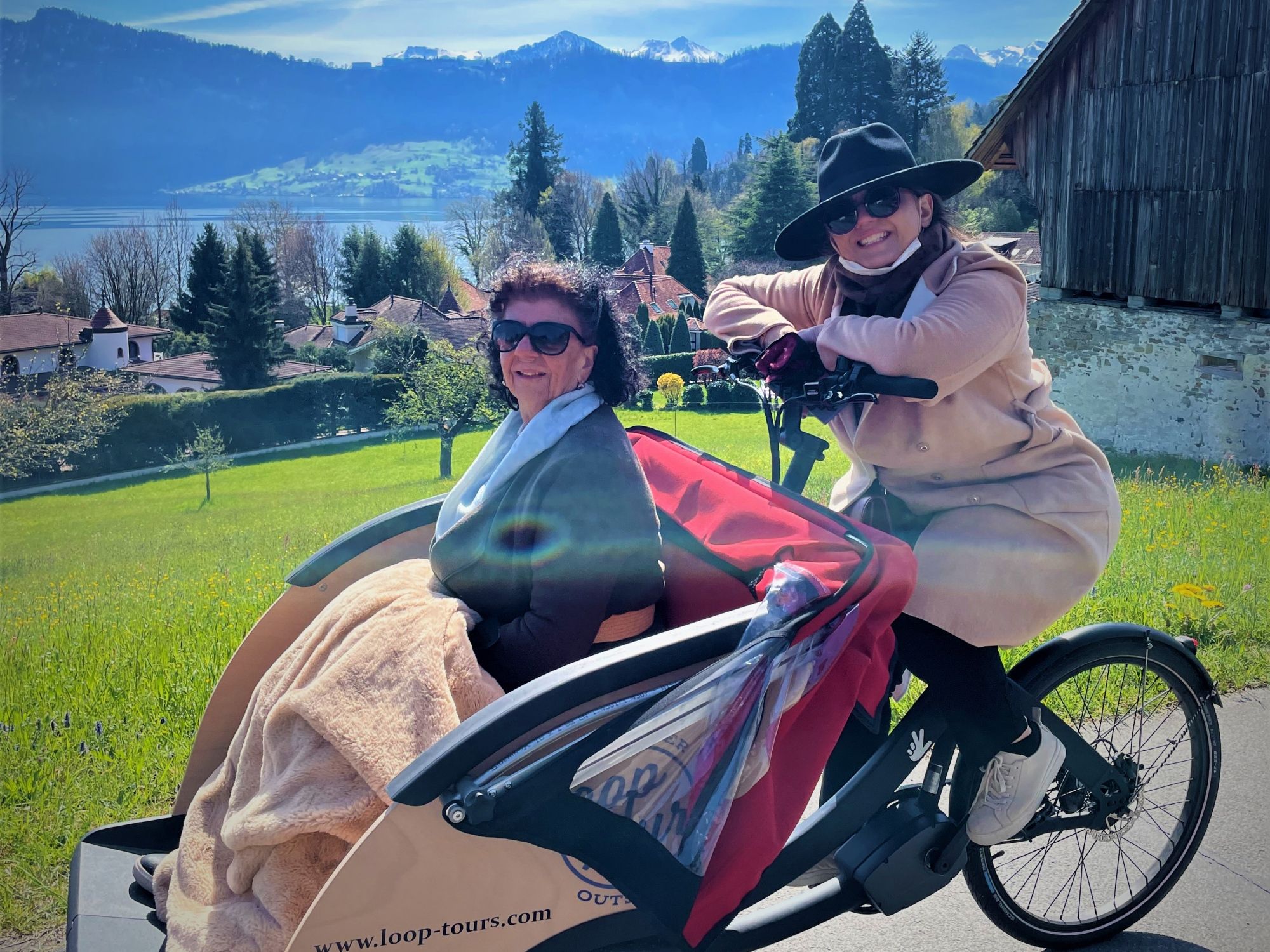 エ・カーゴ・ツアー・ルツェルン：夏にルツェルンでバイクで隠れた場所を発見しよう。