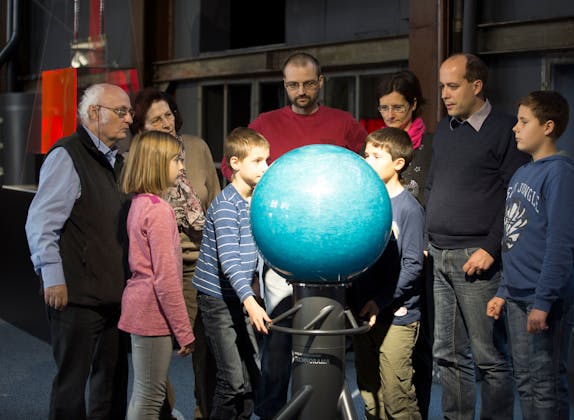 Obiteljska izložba Emsorama za djecu u Globusu.