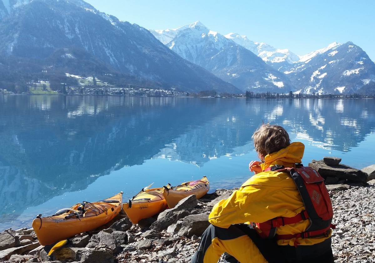 Kayo-Yak im Berner Oberland mit Bergen und See
