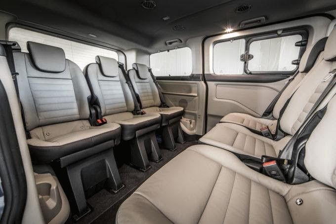 Skibus Lucerne Grindelwald, intérieur avec des sièges confortables, propre, moderne