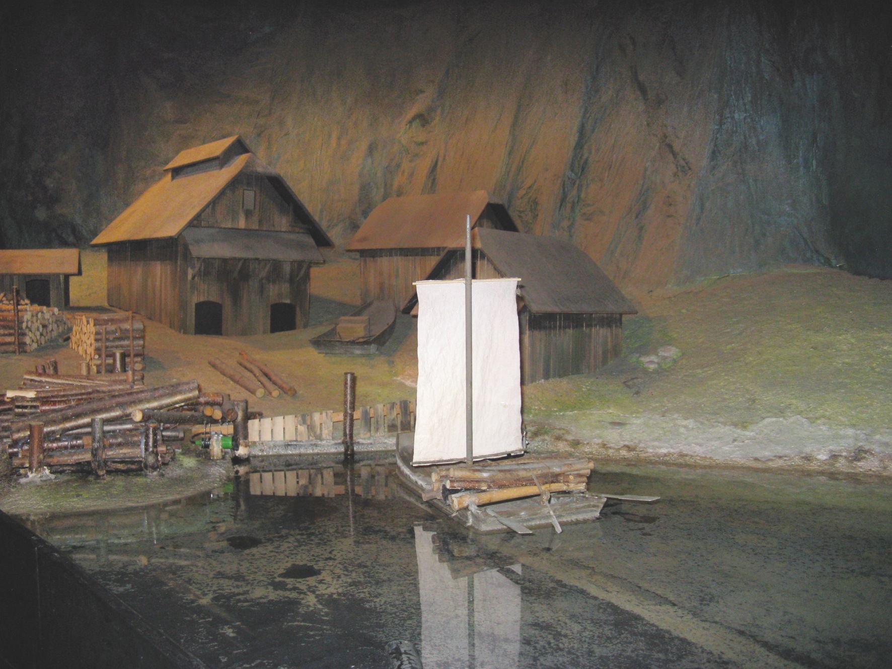 Glasi Hergiswil: Historical Museum with boat and old buildings in impressive surroundings