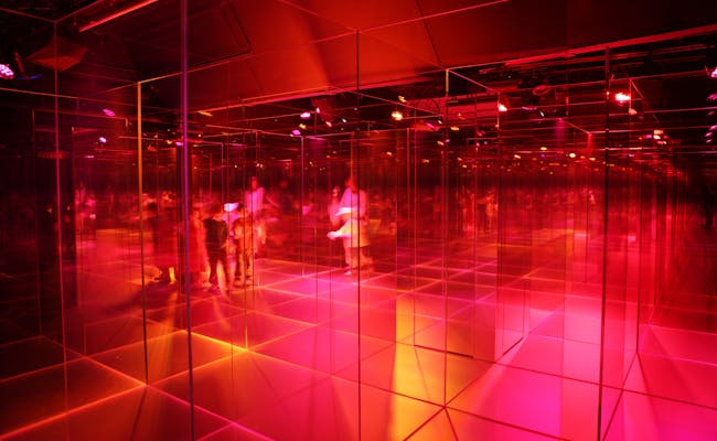 Glass labyrinth (Photo: Glasi Hergiswil)