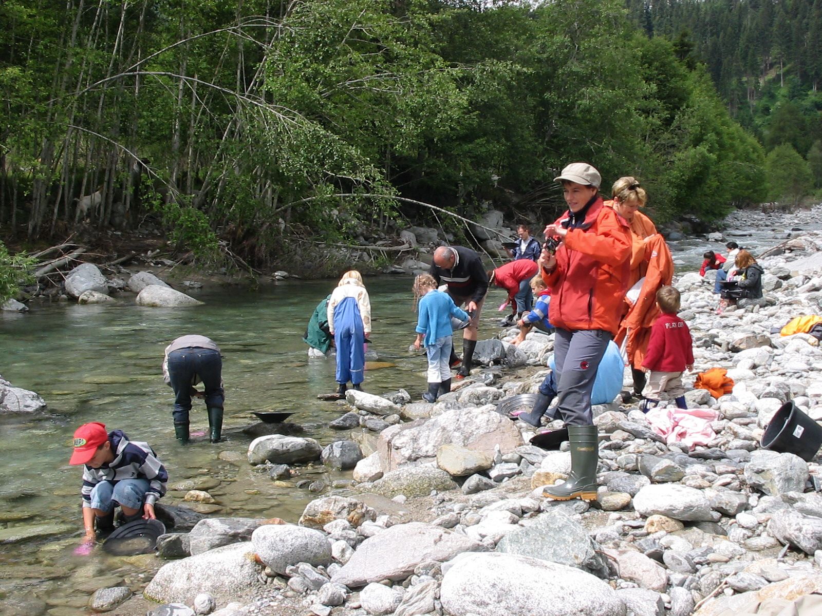 Ψάξιμο Χρυσού στην Ολυμπιάδα Δυτικής 2023, συμμετέχοντες στον ποταμό, Παιδιά και Ενήλικες