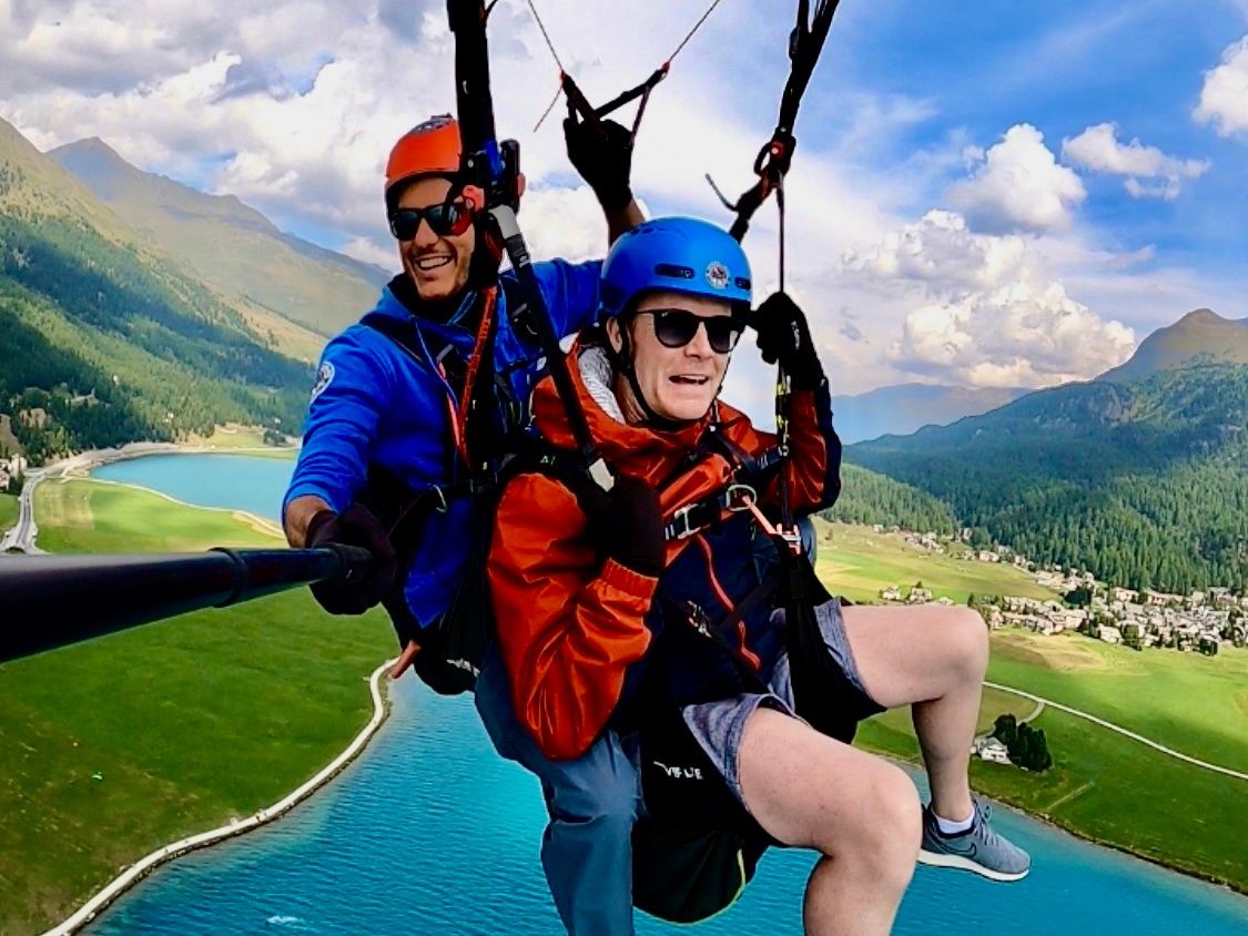 Paragliding: nyd udsigten over Engadin med en privat pilot i det dejlige vejr.