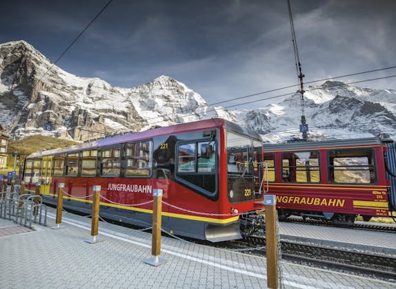 jungfrae-Bahn: Εικόνα της Jungfrae-Bahn στη θεαματική περιοχή Eiger-Mönch-Jungfrau. Εισιτήριο από Lauterbrunnen.