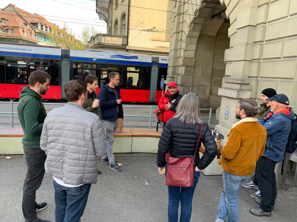 Käfigturm: Erlebe die Schokoladen Stadttour in Bern mit einem erfahrenen Guide und interessierten Gruppen