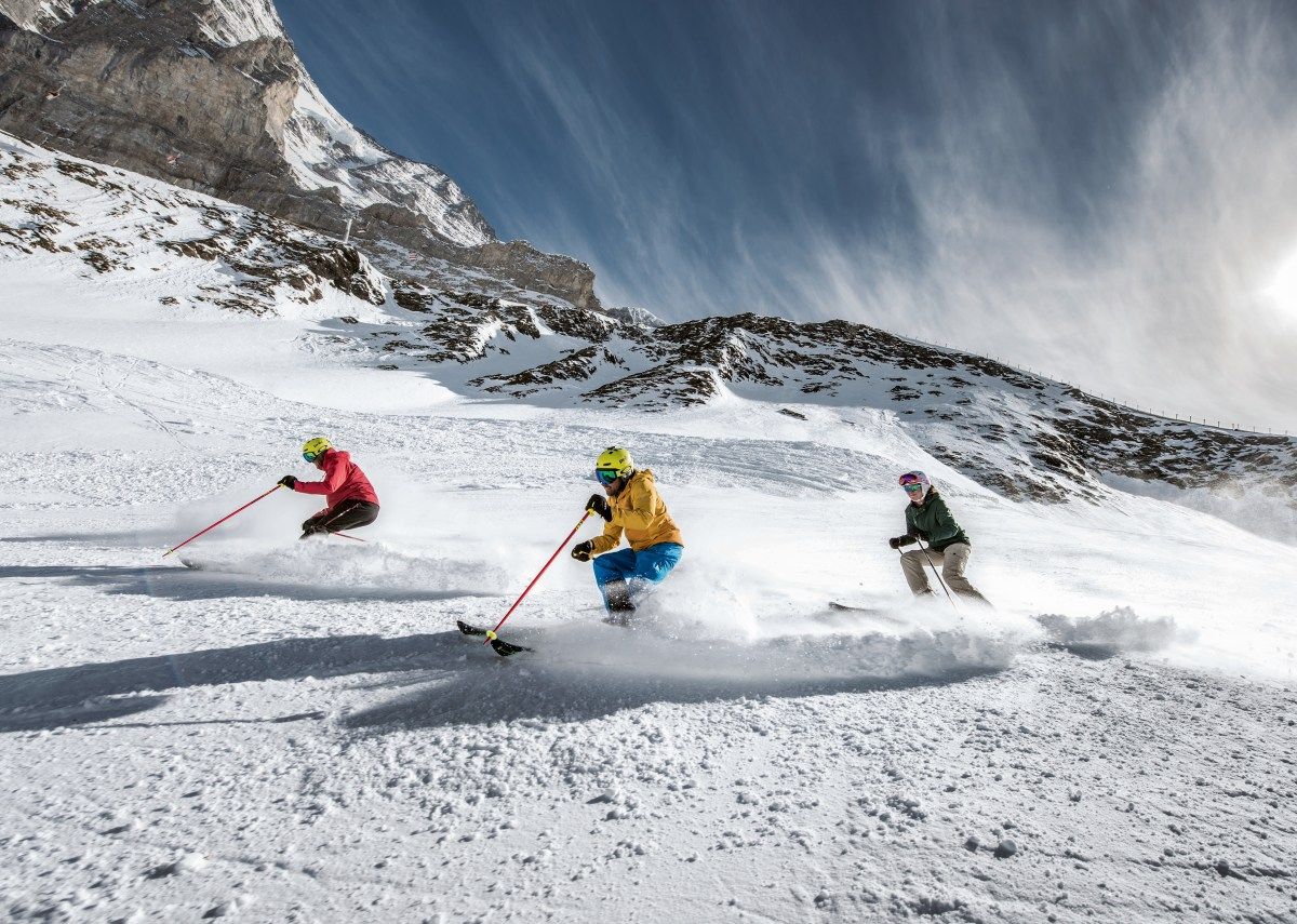 Kleine Scheidegg: Ski om vinteren med sne og bjerge, oplev den vinterlige natur.