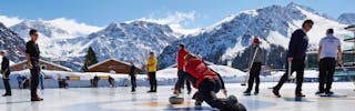 Cours d'essai de curling à Arosa