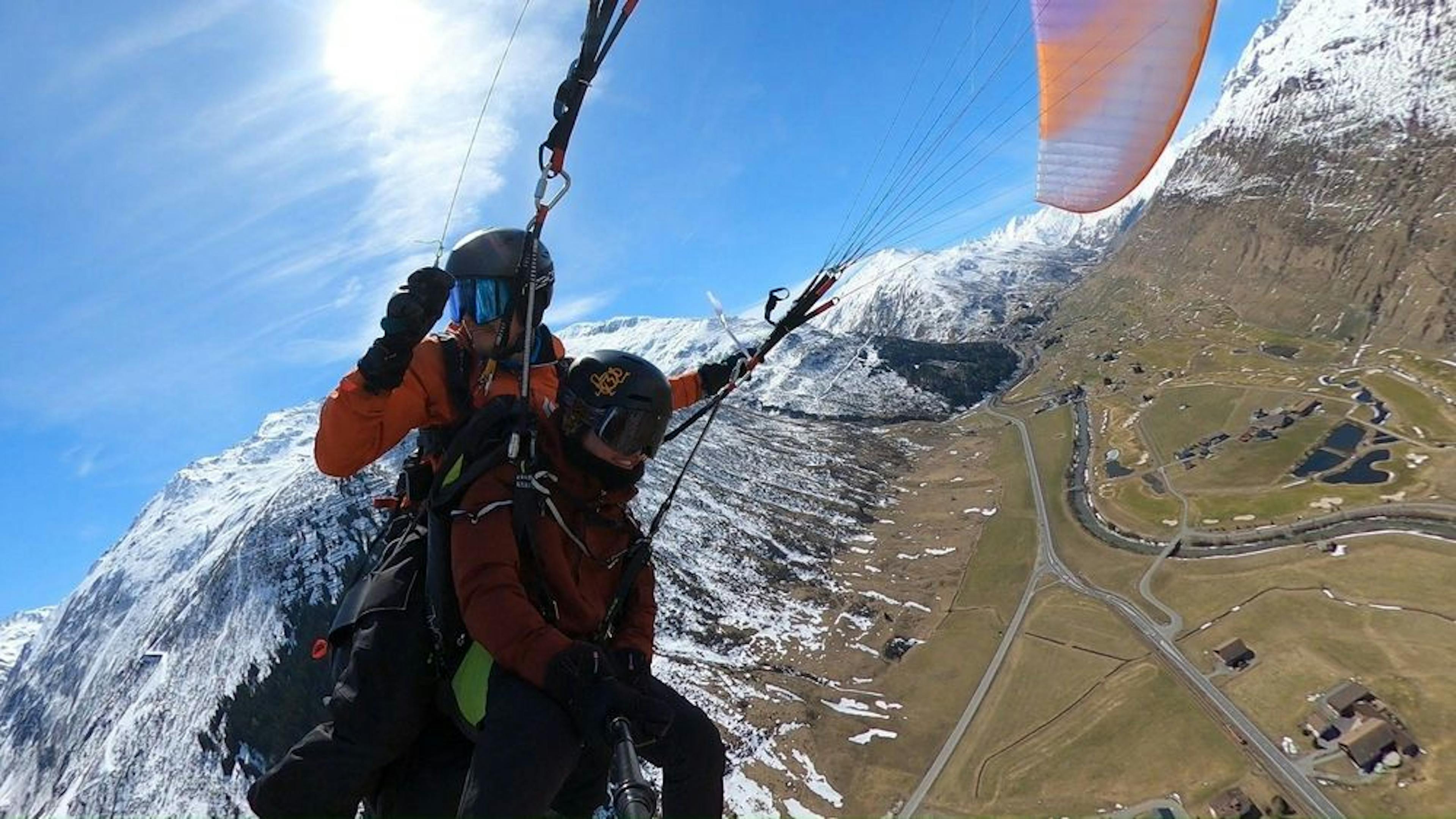 Andermatt paragliding in winter