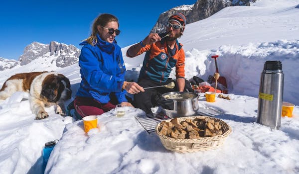 Snowshoeing summit fondue