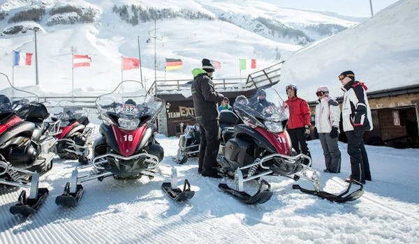 Schneemobil Tour (Foto HB Adventure Switzerland)