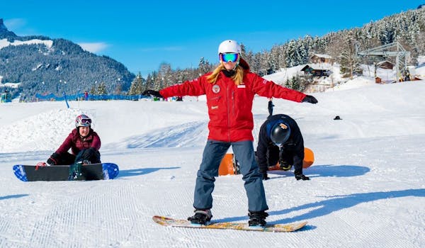Lezioni di gruppo di snowboard per principianti