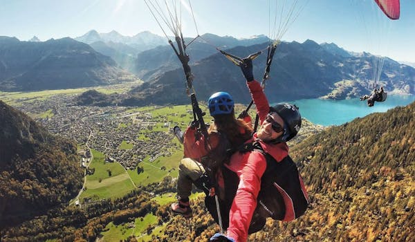 Tandem paragliding flight from Beatenberg (Photo: Skywings)