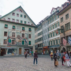 Peinture de façade et jeux de mots Visite guidée de Lucerne