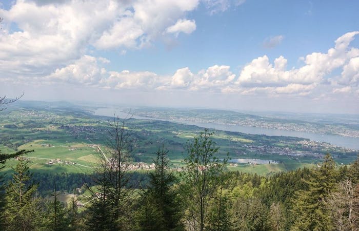 Gratwanderung mit Blick auf den Zürichsee