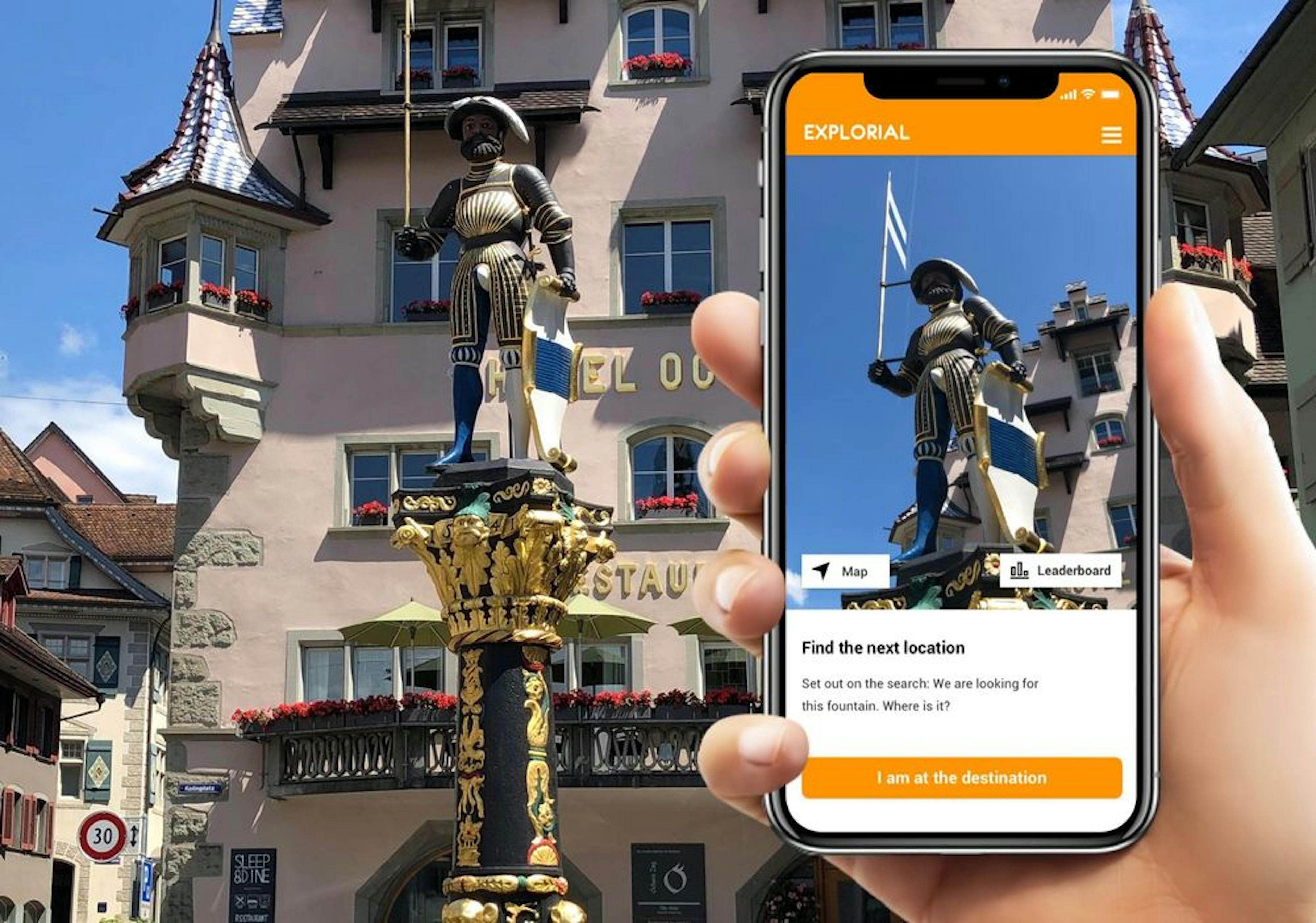 Schnitzeljagd Smartphone Ritter Statue