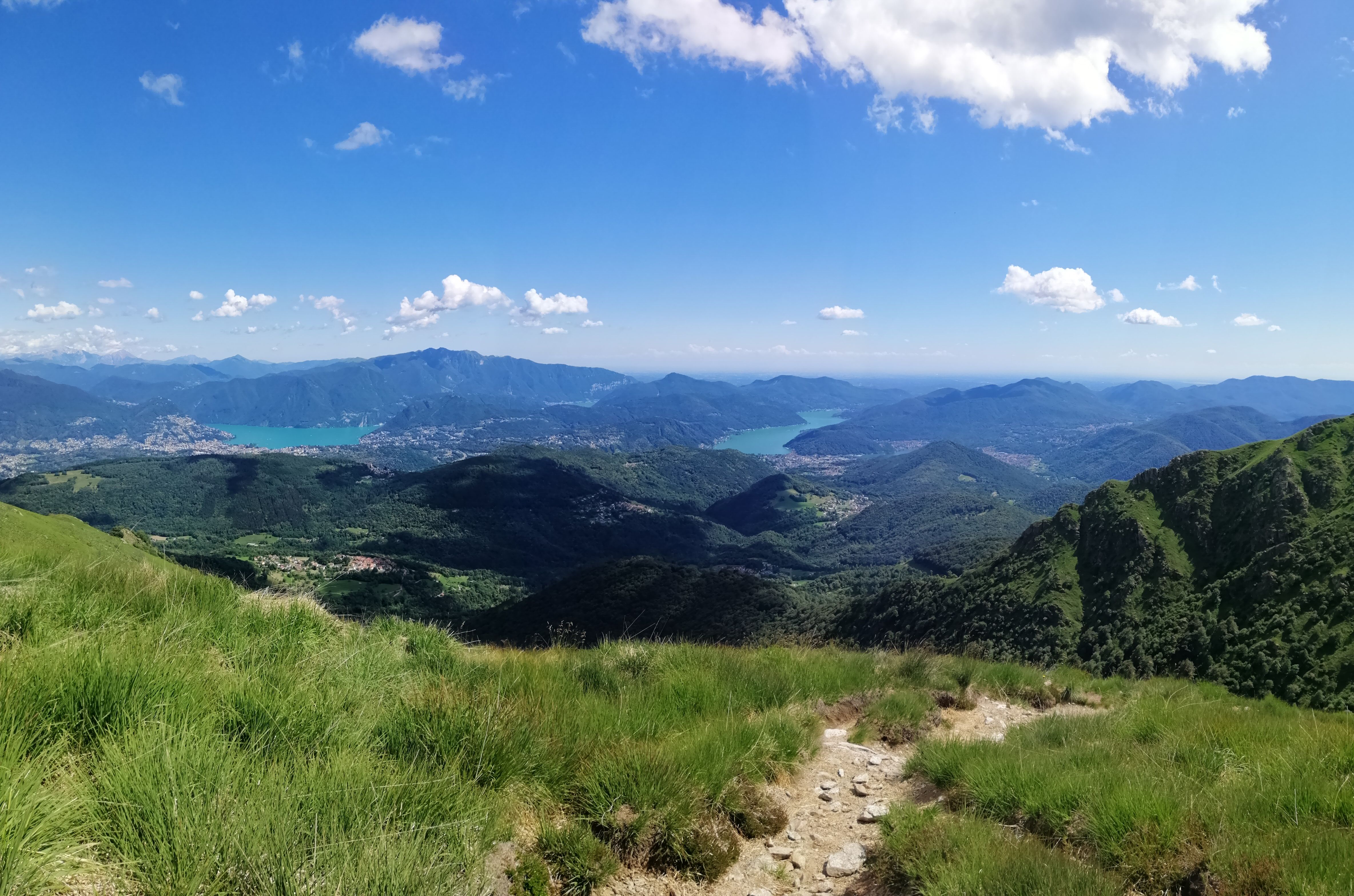 Monte Lema : vue impressionnante sur le paysage montagneux et la nature environnante.
