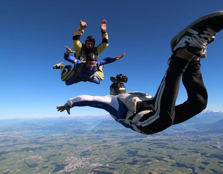 The best Skydiving offers in Switzerland | Swiss Activities