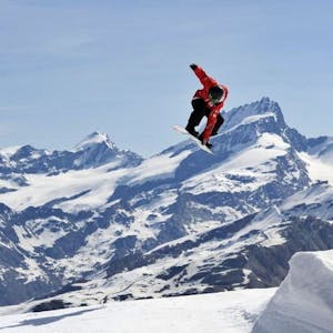 Freestyle snowboard private lessons adults in Zermatt