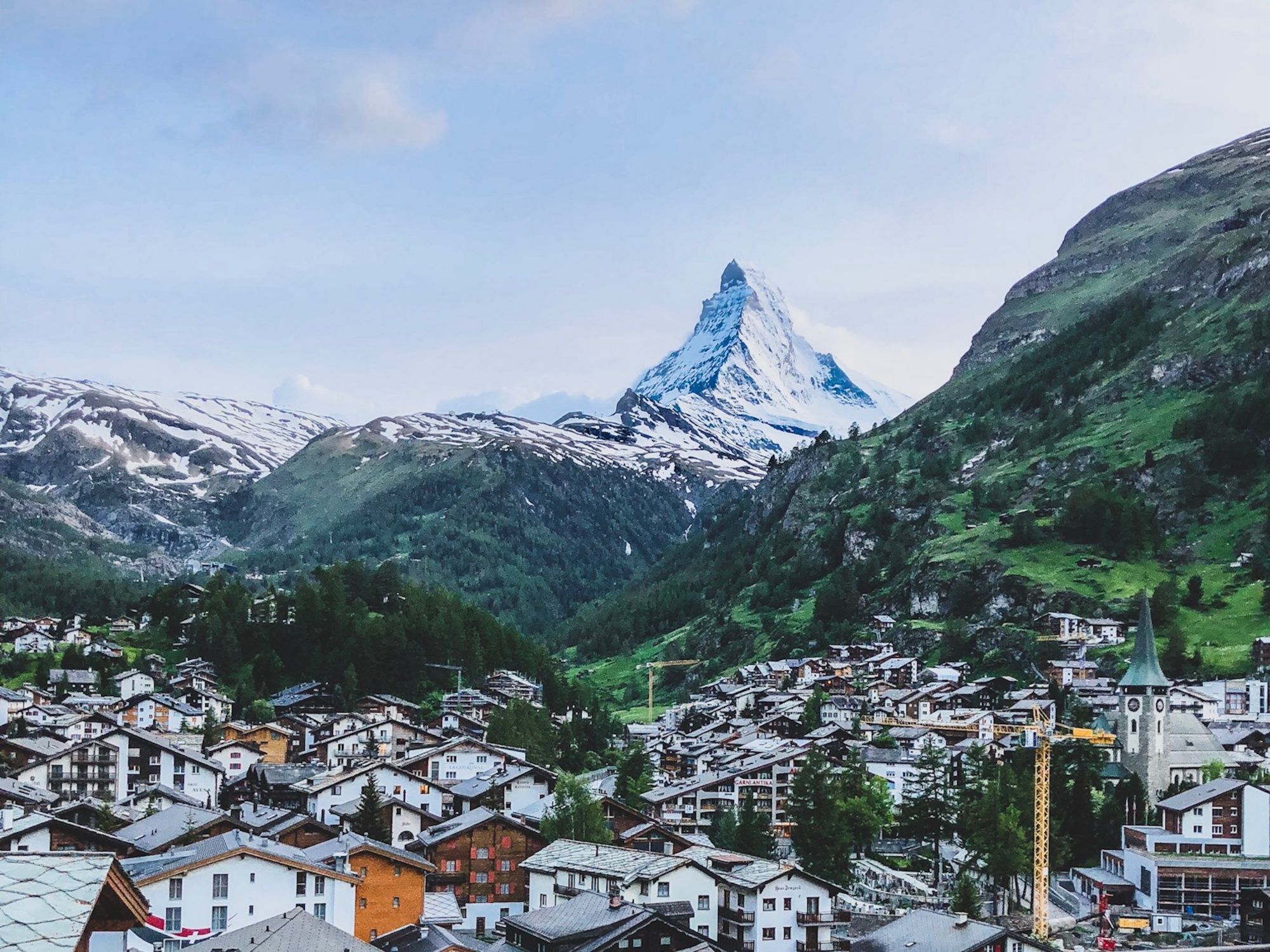 Zermatt Matterhorn: ทิวทัศน์ที่งดงามมีภูเขา บ้านสวยๆ และวิวที่เยี่ยมยอด