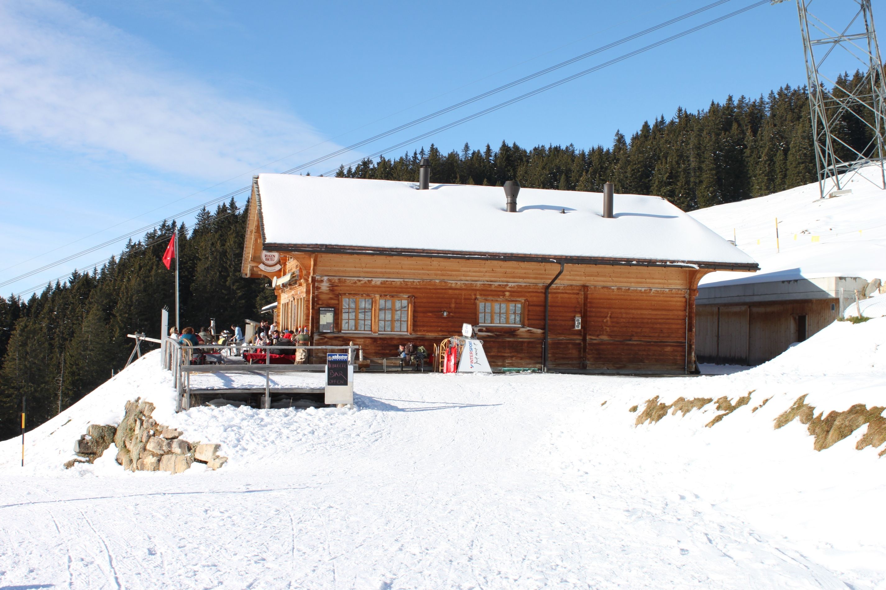 冬のベルクハウス・フォルサスでのニーダーホルンそり