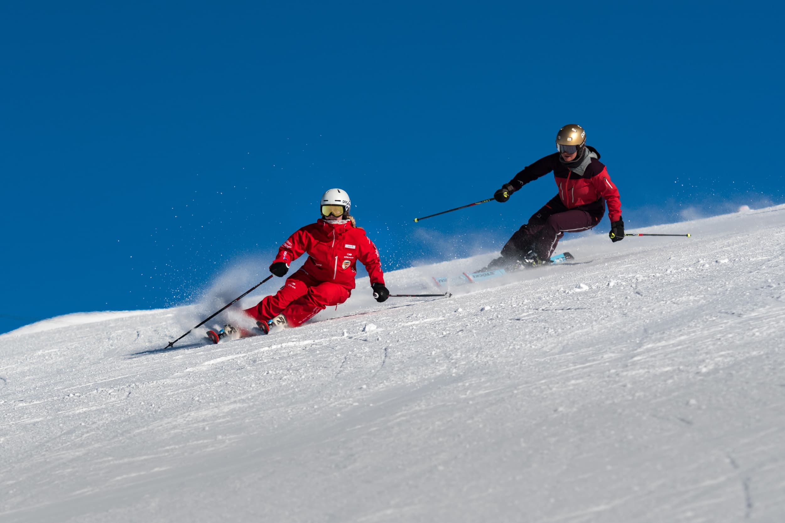 ski guiding: Experience professional ski guiding in the Swiss nature with groups, adventure, and winter activities.
