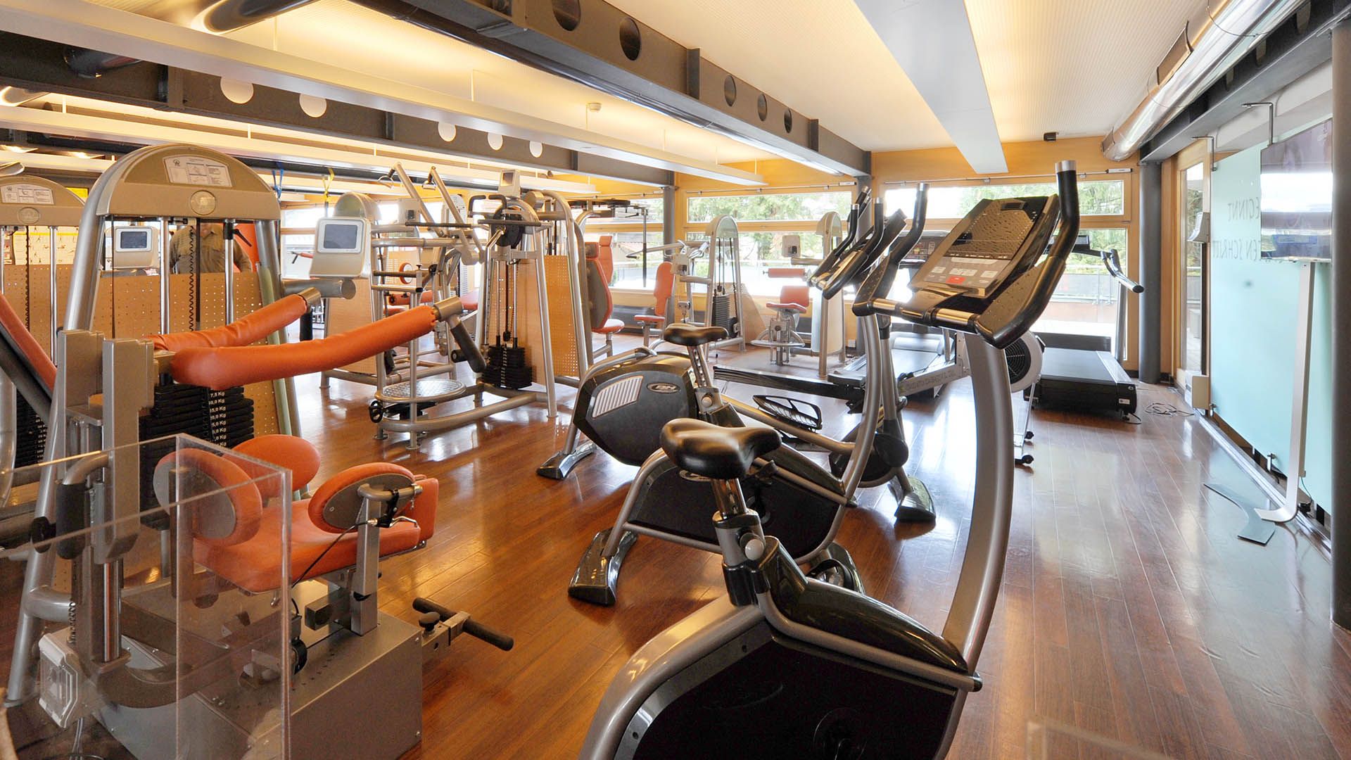 Fitness Eiger：现代健身房，配备高品质设备，位于宁静的环境中。