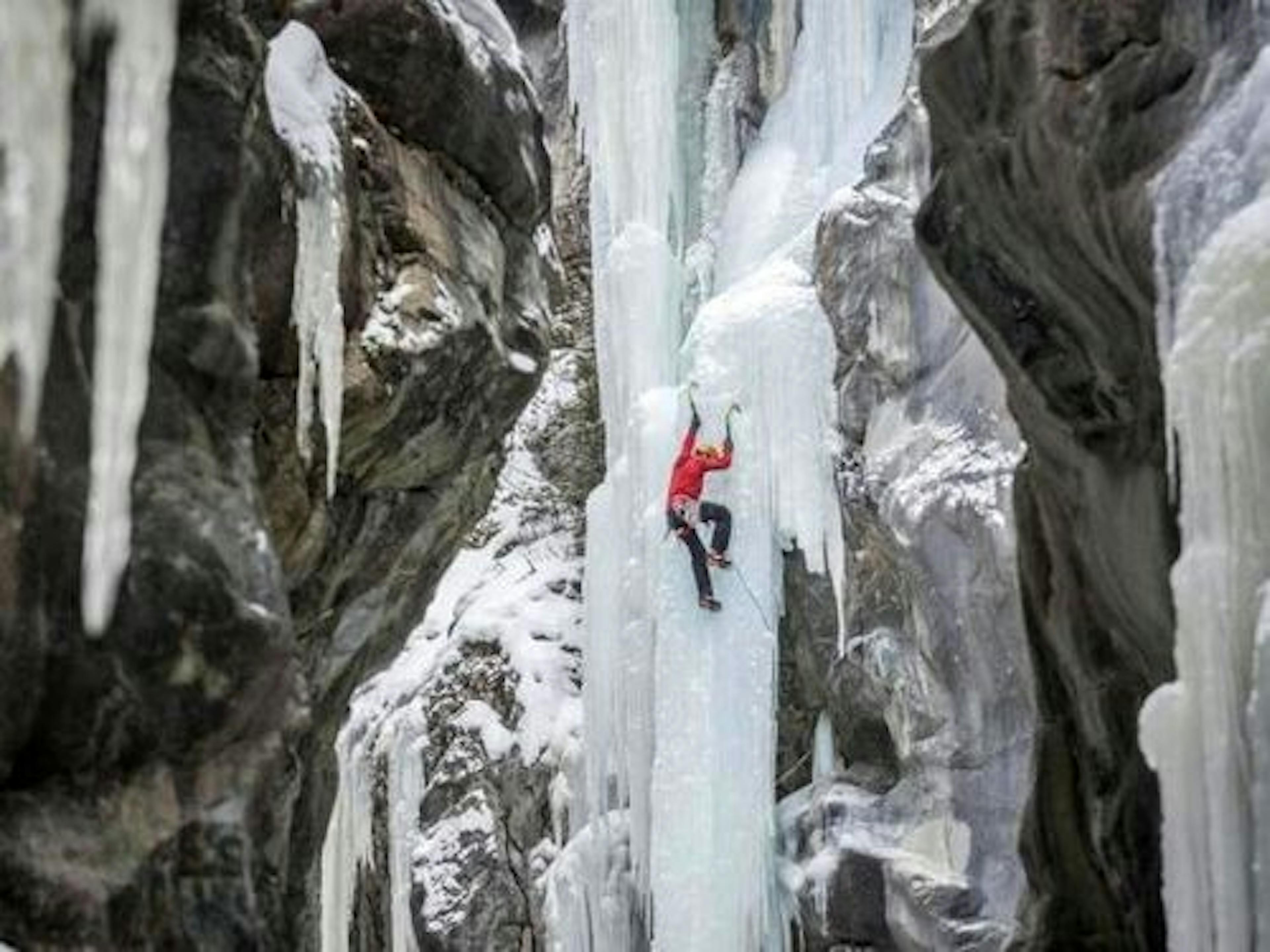 Escalade sur glace Zermatt Guidée