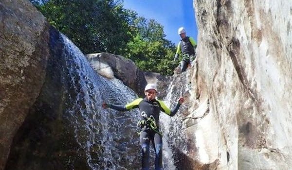 Iragna Canyoning top 5 Sprung Wasserfall