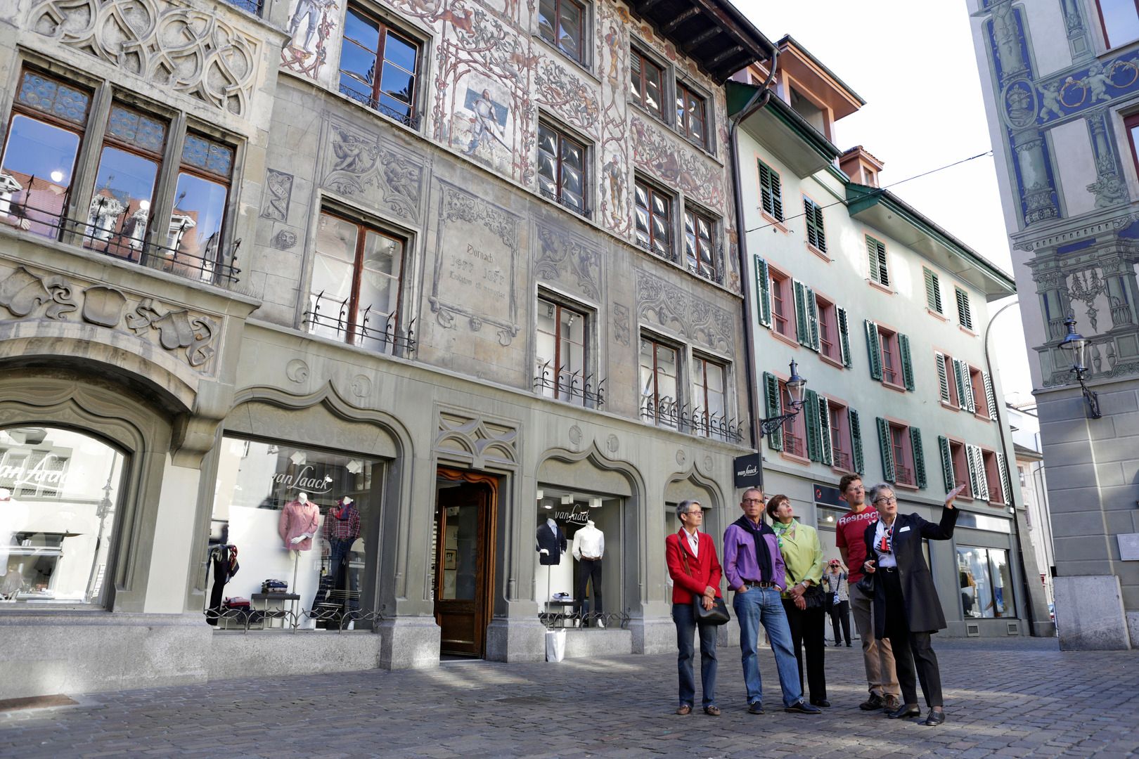 루체른 중세 도시 투어, 역사적 건물 및 참가자들