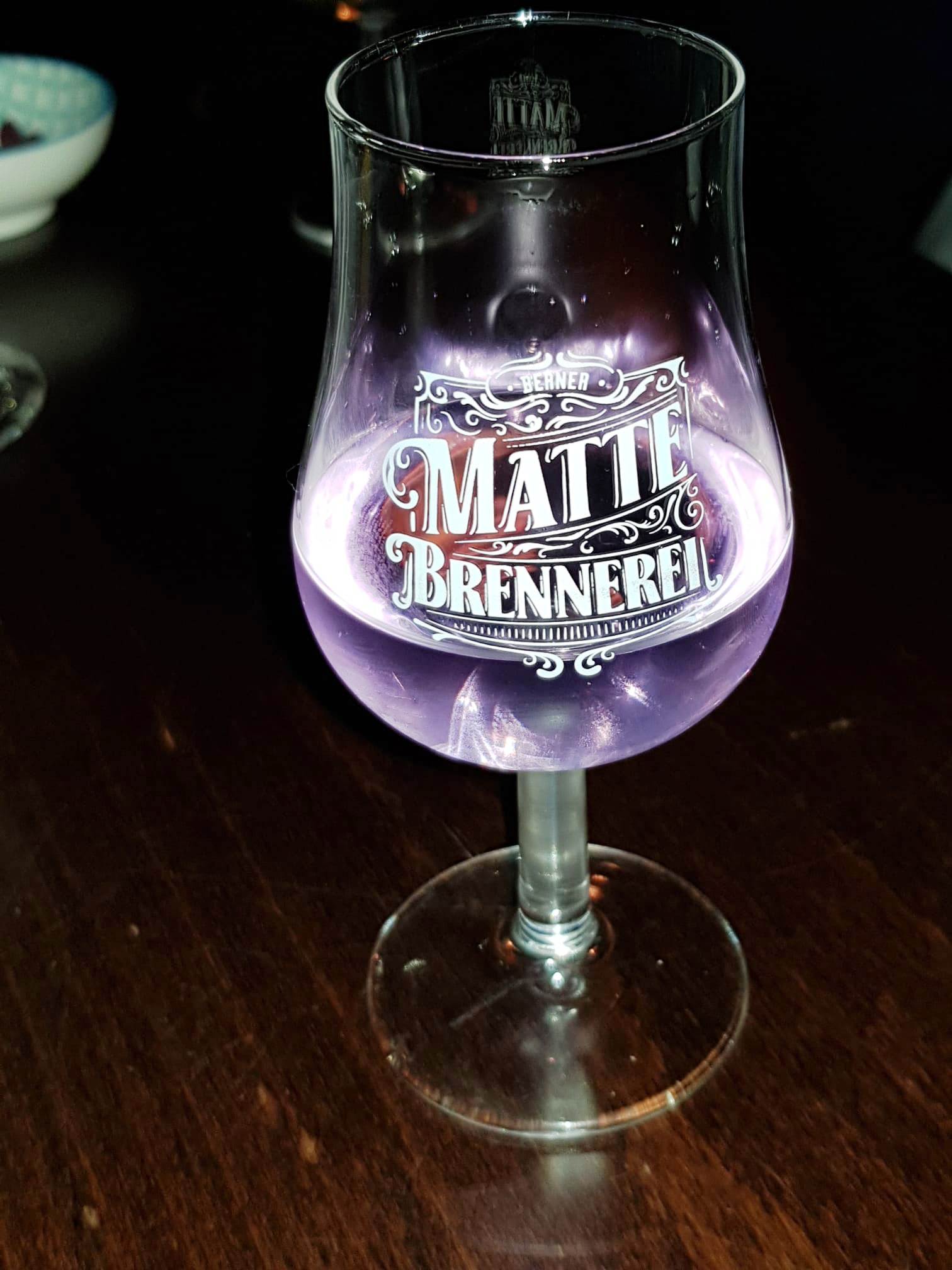 Lawatan Bandar Coklat & Arak dengan minuman berjenama di Bern, eksplorasi penuh nikmat.