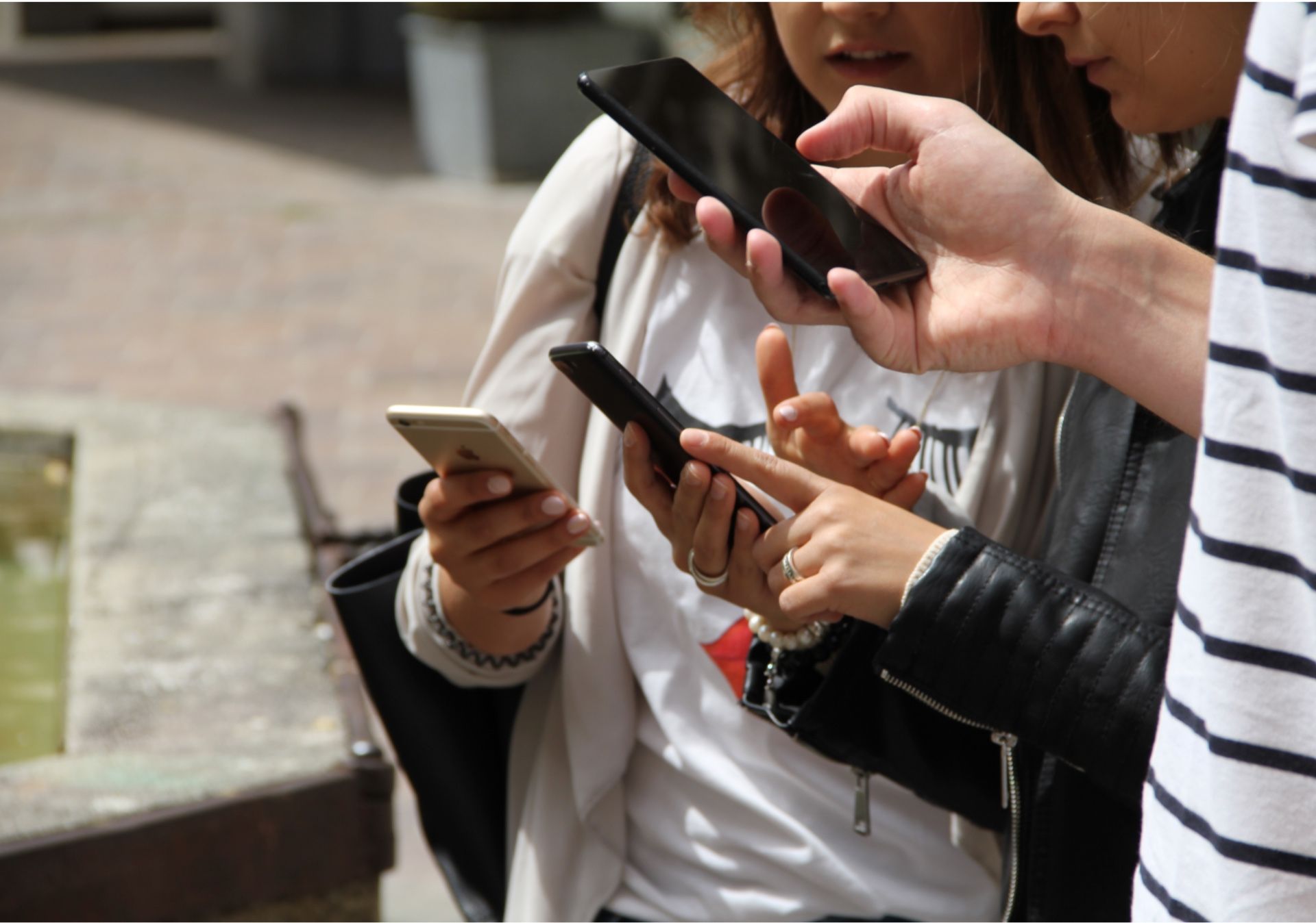 Šifrovačka na chytrém telefonu: objevujte se s přáteli vzrušující hádanky a výzvy na čerstvém vzduchu