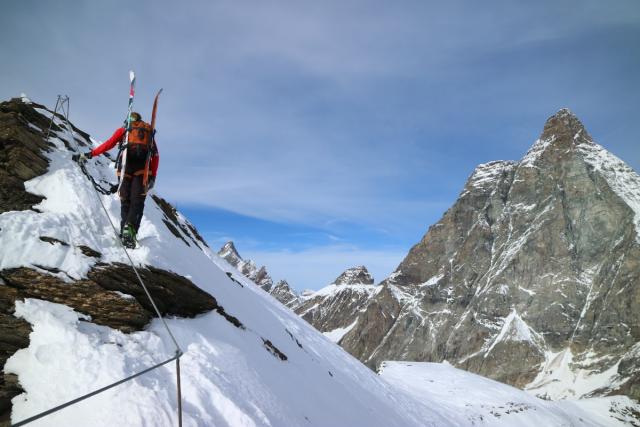 Ski tour The Traversata Zermatt with a view of the Matterhorn in the Alps