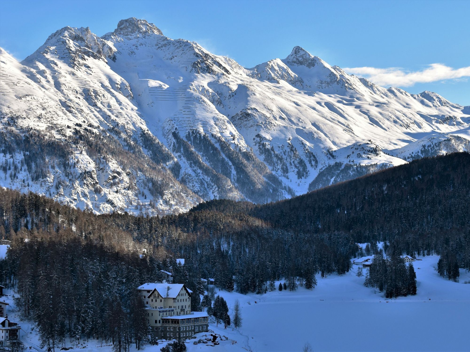 冬季的圣莫里茨山，雪景，视野清晰
